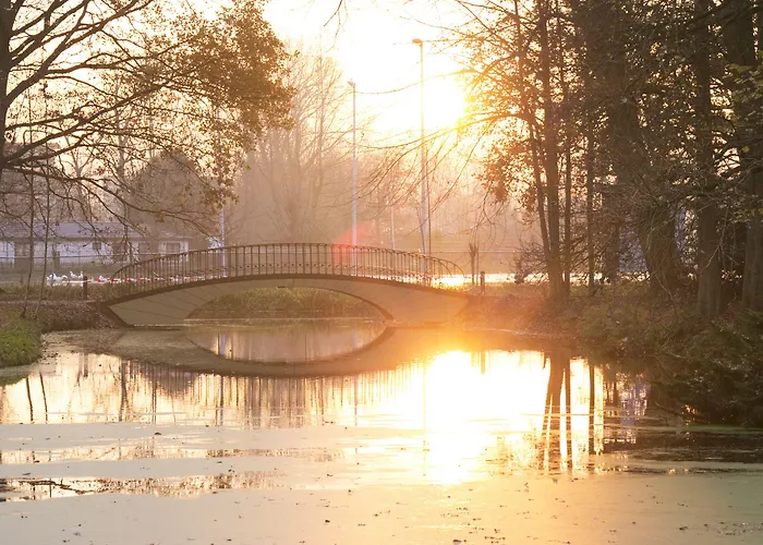 Отель Landgoed Oud Poelgeest - Leiden 3*